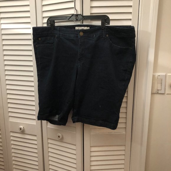 torrid Pants - Torrid Bermuda shorts, dark wash, 24